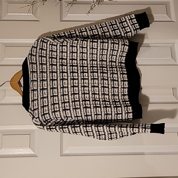 New super soft and warm sweater with gold buttons, size S/M - Picture 2 of 9